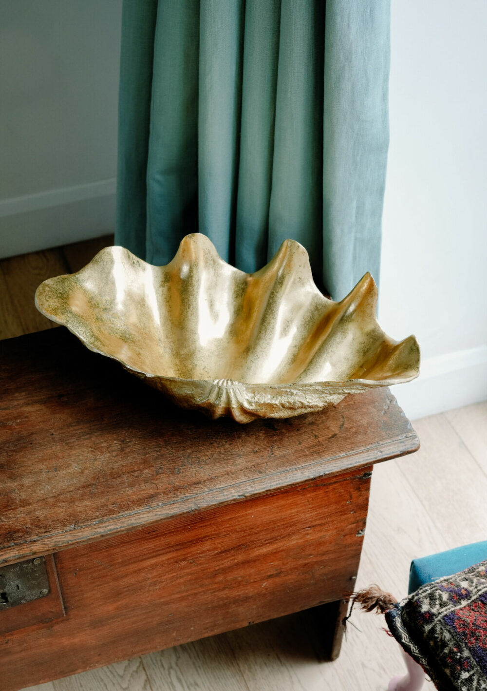 Gold Clam Decoration - Large