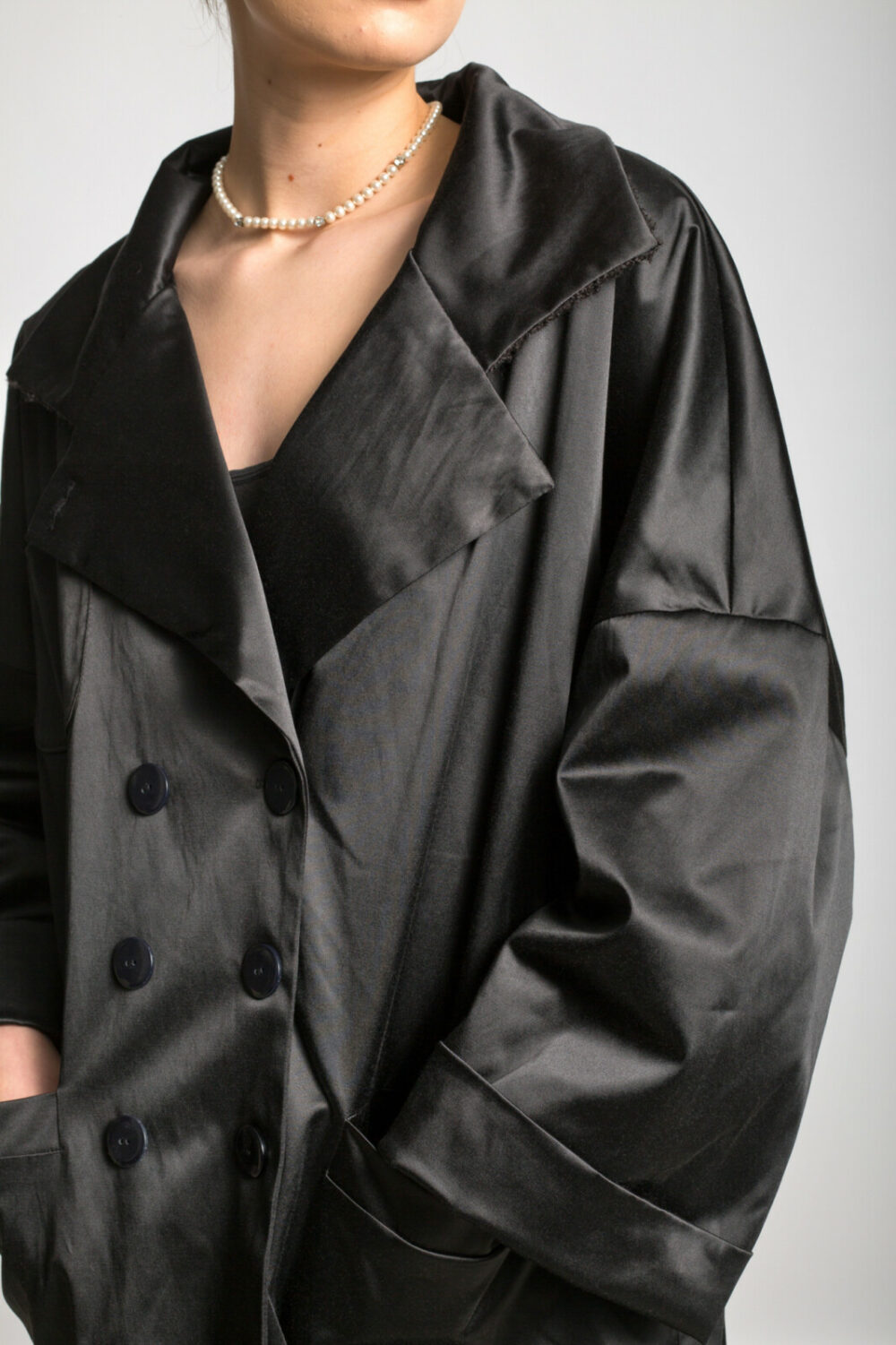 Les filles d’ailleurs Black Satin Coat