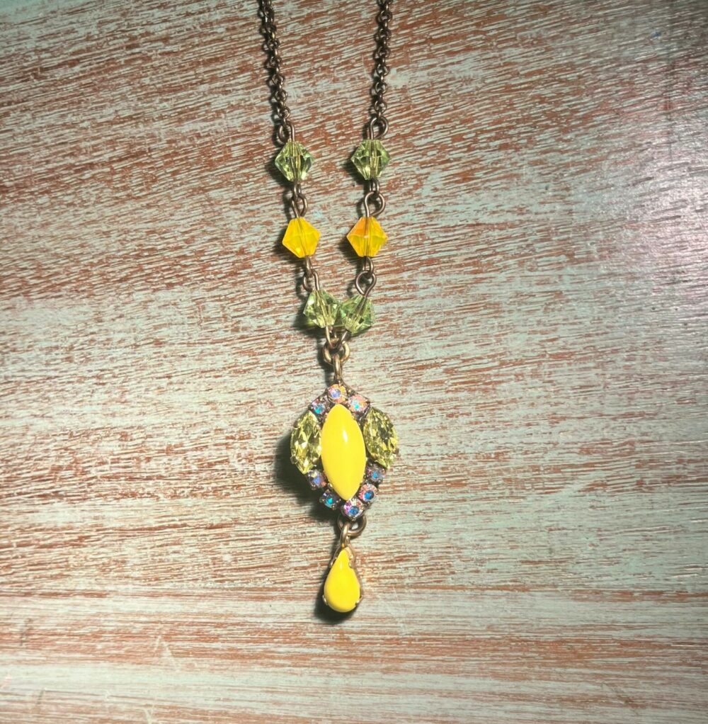 Hyfryd Necklace - yellow